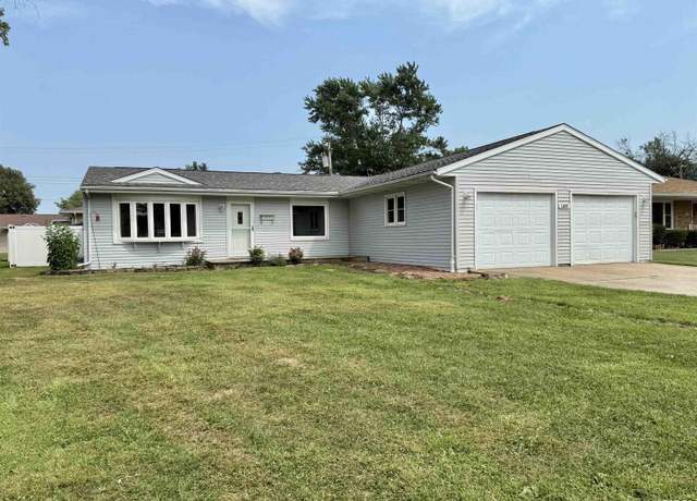 Property at 1105 Lawrence Dr, Canton, IL 61520, 2 beds, 2 baths