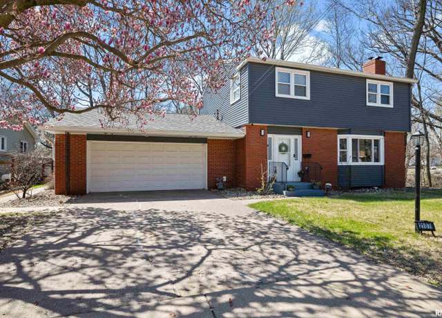 Property at 2107 3rd Street B, East Moline, IL 61244, 3 beds, 1.5 baths