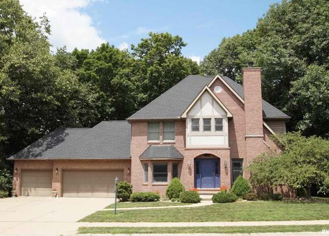 Property at 1119 W Brookforest Dr, Peoria, IL 61615, 5 beds, 3 baths