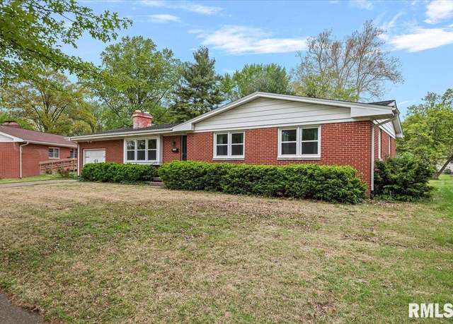 Property at 2417 Parkview Dr, Springfield, IL 62704, 3 beds, 2 baths