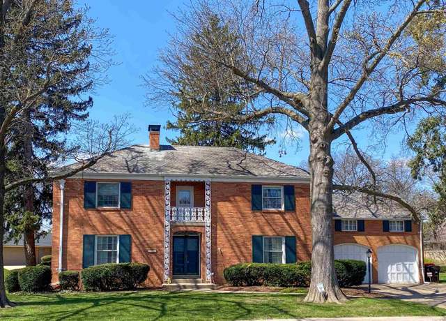 Property at 3911 N Hawthorne Pl, Peoria, IL 61614, 3 beds, 2.5 baths