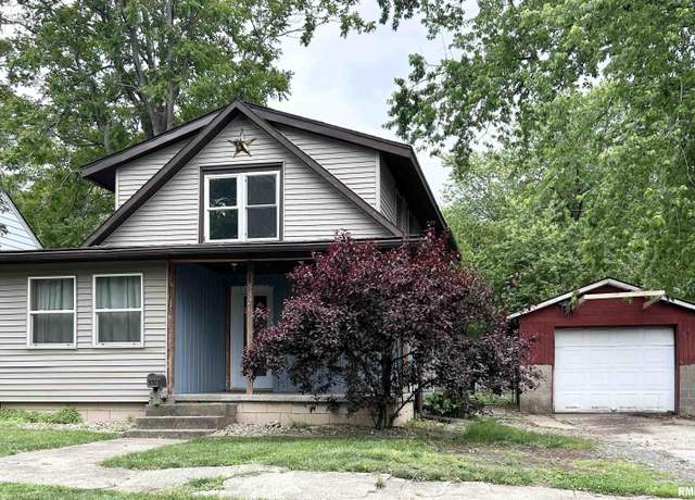Property at 332 South St, Pekin, IL 61554, 3 beds, 2.5 baths