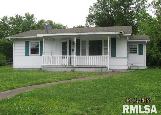 Property at 718 E Union St, Marion, IL 62959, 2 beds, 2 baths