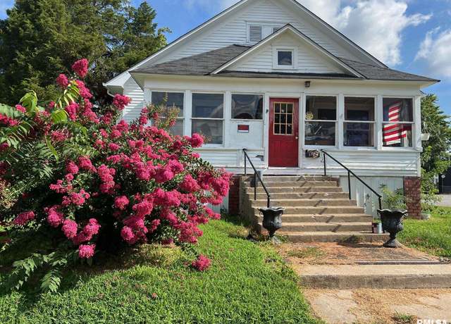 Property at 503 E Poplar St, West Frankfort, IL 62896, 3 beds, 1 bath