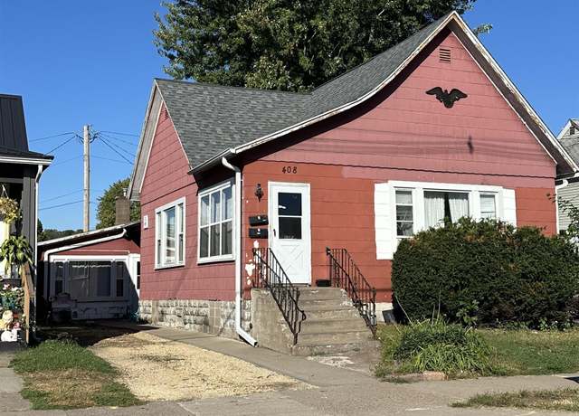 Property at 408 S 7th St, Clinton, IA 52732, 4 beds, 2 baths