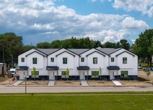 Property at 1002 S 4th St #1, Clinton, IA 52732, 3 beds, 2.5 baths
