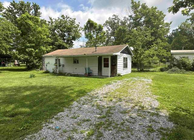 Property at 1502 N 13th St, Herrin, IL 62948, 6 beds, 4 baths