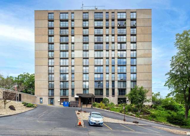 Property at 1800 7th St Unit 10E, East Moline, IL 61244, 1 bed, 1 bath