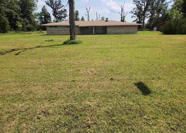 Property at 4516 W Market St, Mulkeytown, IL 62865, 3 beds, 3 baths