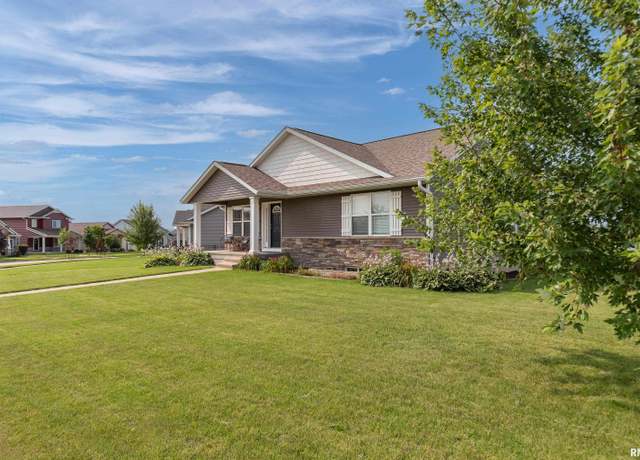 Property at 1559 Olde Brandy Ln, Davenport, IA 52807, 3 beds, 3 baths