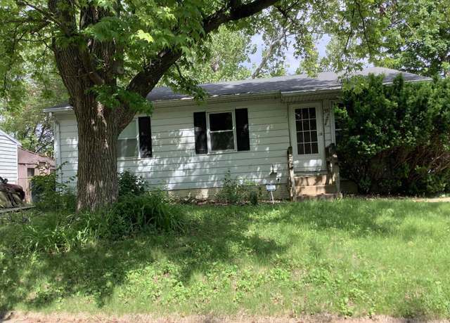 Property at 1908 N Idaho St, Peoria, IL 61604, 3 beds, 1 bath