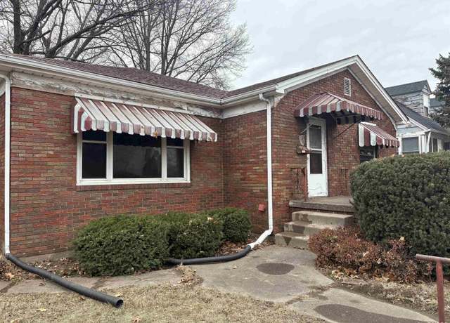 Property at 2610 N Division St, Davenport, IA 52804, 2 beds, 1.5 baths