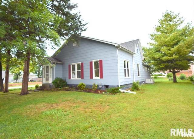 Property at 900 S 16th St, Herrin, IL 62948, 3 beds, 2 baths