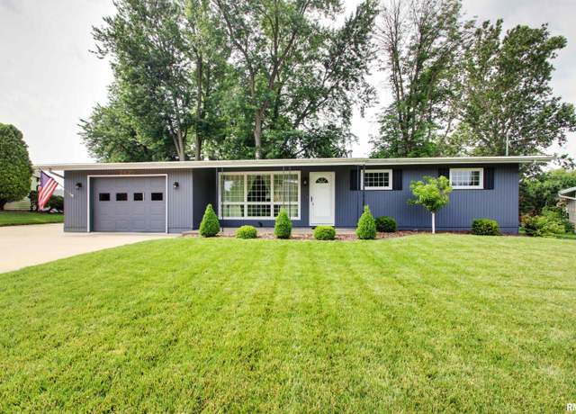 Property at 2620 Payson Rd, Quincy, IL 62305, 3 beds, 2 baths