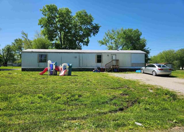 Property at 181 N Wentworth St, Ashley, IL 62808, 2 beds, 2 baths
