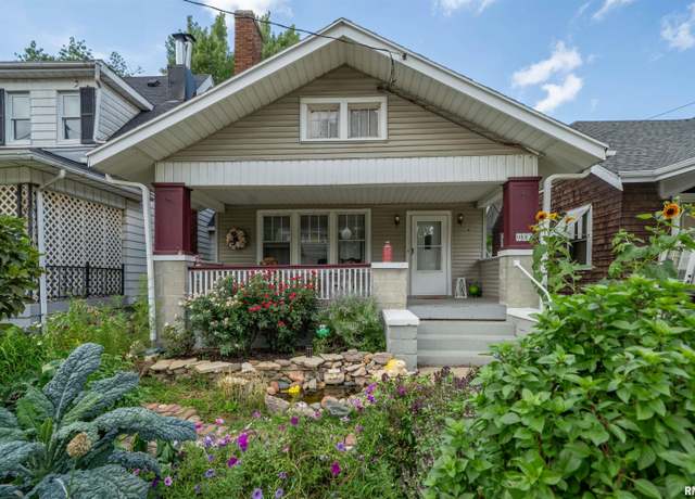 Property at 907 W Columbia Ter, Peoria, IL 61606, 3 beds, 1.5 baths