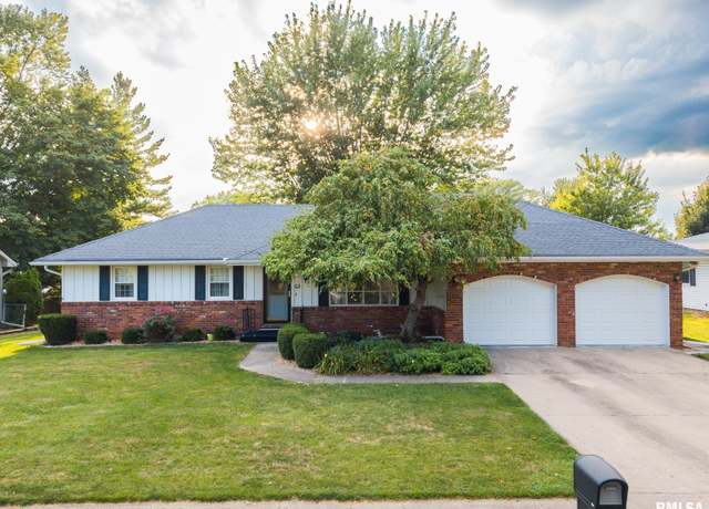 Property at 2107 Sierra Dr, Pekin, IL 61554, 3 beds, 2 baths
