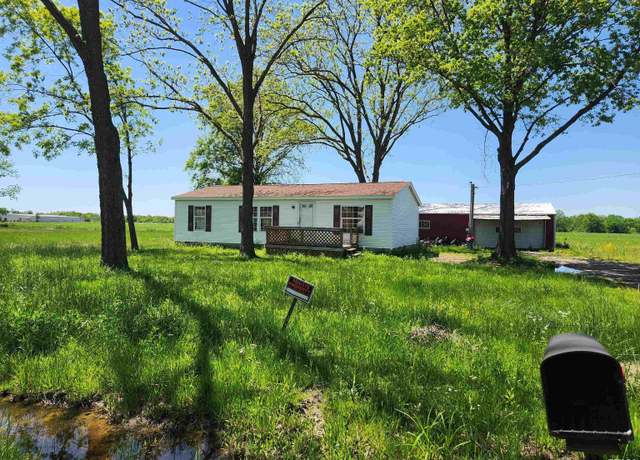 Property at 1124 Gary Ave, Centralia, IL 62801, 3 beds, 2 baths