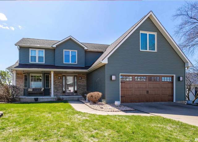 Property at 2173 Lindenwood Dr, Bettendorf, IA 52722, 4 beds, 3.5 baths