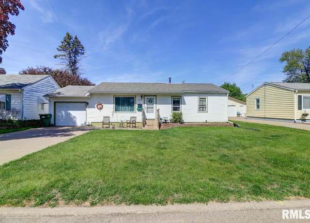 Property at 1026 N 12th St, Clinton, IA 52732, 3 beds, 2 baths