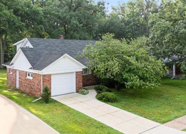Property at 2417 47th St, Rock Island, IL 61201, 3 beds, 2 baths
