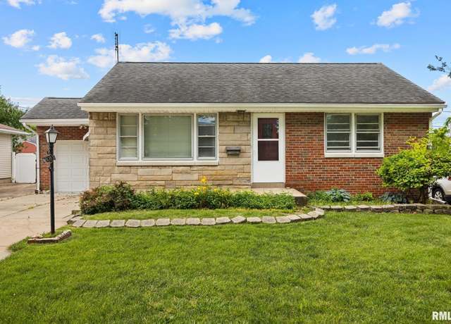 Property at 1008 W Stratford Dr, Peoria, IL 61614, 2 beds, 1 bath
