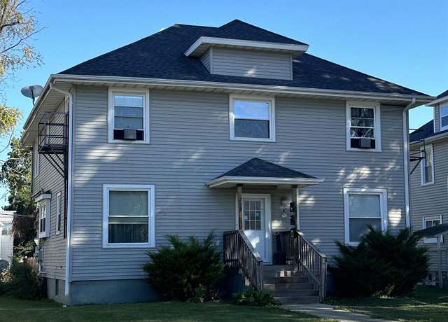 Property at 712 6th Avenue South, Clinton, IA 52732, 6 beds, 3.5 baths
