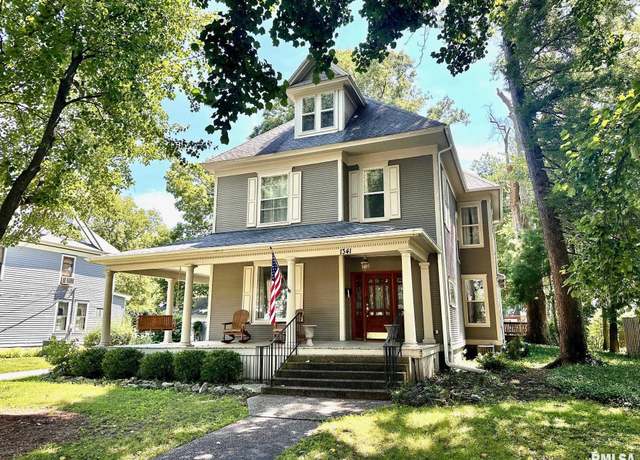 Property at 1341 W Lafayette Ave, Jacksonville, IL 62650, 4 beds, 2 baths