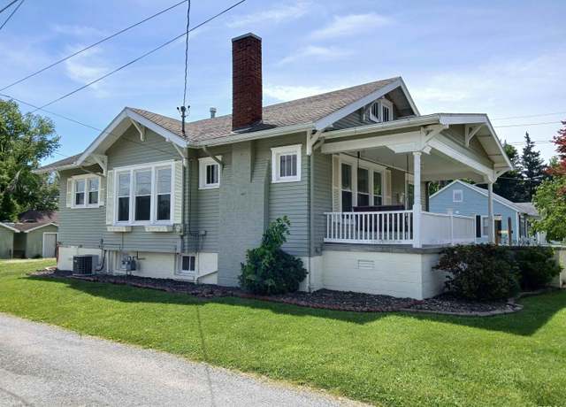 Property at 910 S Webster St, Harrisburg, IL 62946, 2 beds, 1.5 baths