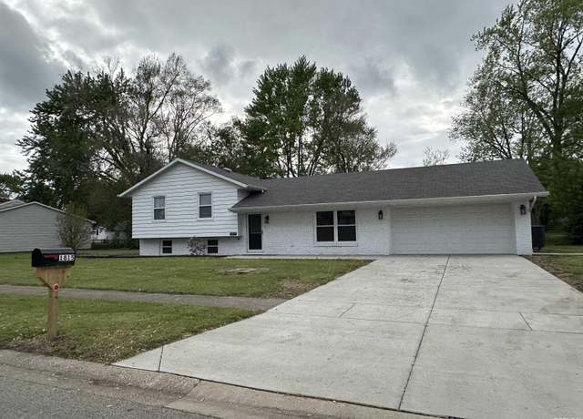 Property at 1815 Stonehenge Rd, Springfield, IL 62702, 4 beds, 2 baths