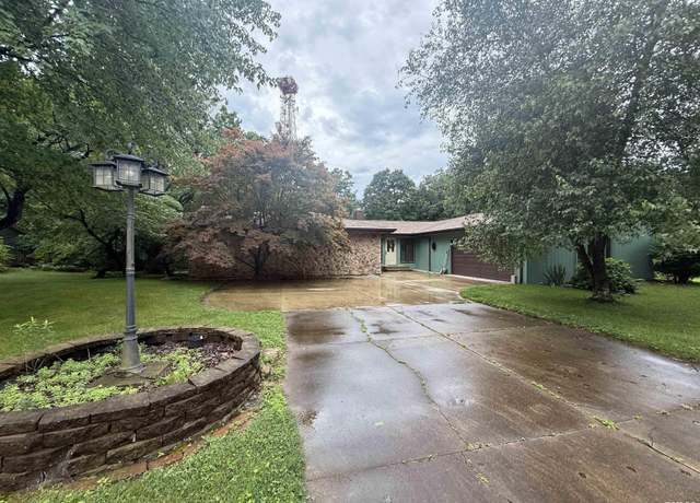 Property at 106 Windridge Dr, Washington, IL 61571, 3 beds, 2 baths