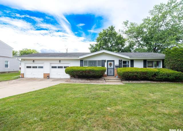 Property at 1600 W Willcox Ave, Peoria, IL 61604, 3 beds, 2.5 baths