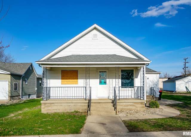 Property at 216 N Cedar St, Toluca, IL 61369, 3 beds, 1 bath