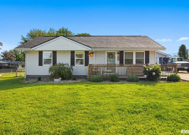 Property at 203 S Meadowview Ln, Washington, IL 61571, 3 beds, 1 bath
