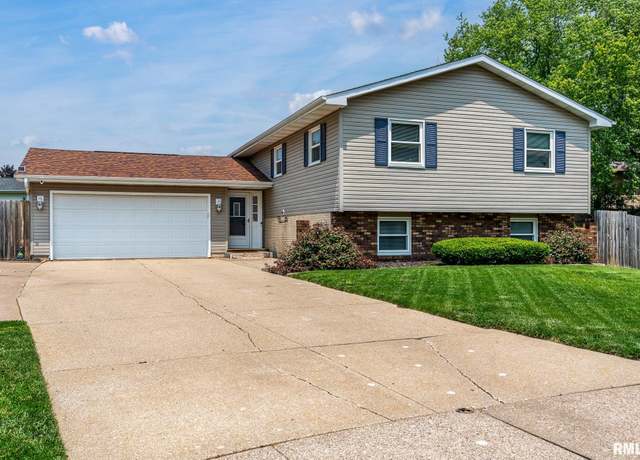 Property at 3436 Ridge Ct, Davenport, IA 52806, 4 beds, 3 baths