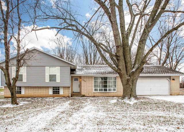 Property at 2232 Mayflower Dr, Pekin, IL 61554, 4 beds, 2 baths