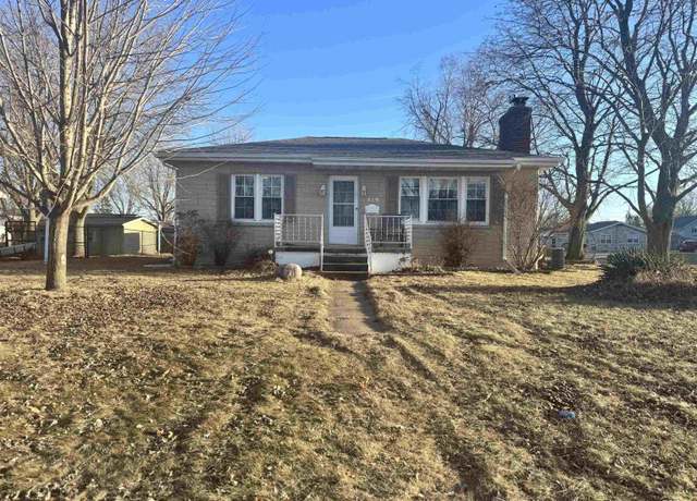 Property at 519 7th St, Camanche, IA 52730, 4 beds, 2 baths