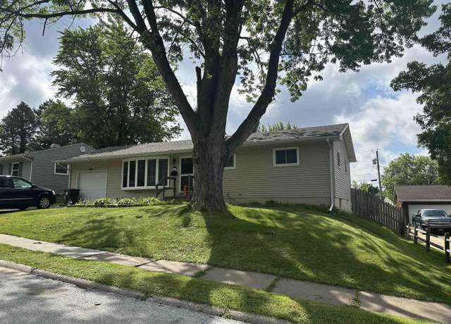 Property at 2633 Farragut Pl, Davenport, IA 52804, 3 beds, 1 bath