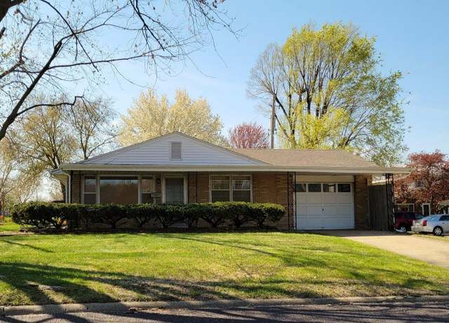 Property at 1515 Tennell Rd, Pekin, IL 61554, 3 beds, 1 bath