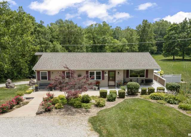Property at 161 Ten Mile Creek Rd, East Peoria, IL 61611, 6 beds, 3 baths