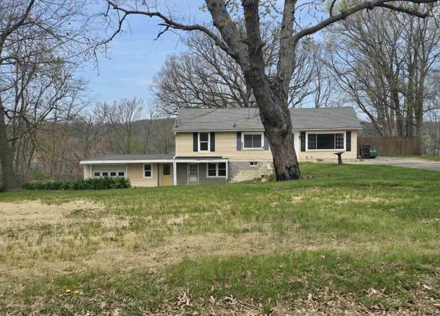 Property at 121 Brow Dr, East Peoria, IL 61611, 3 beds, 2 baths