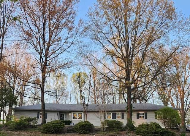 Property at 2372 Logan St, Murphysboro, IL 62966, 4 beds, 3 baths