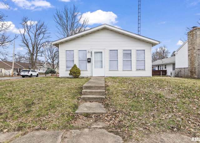 Property at 890 W Van Buren St, Auburn, IL 62615, 3 beds, 1 bath