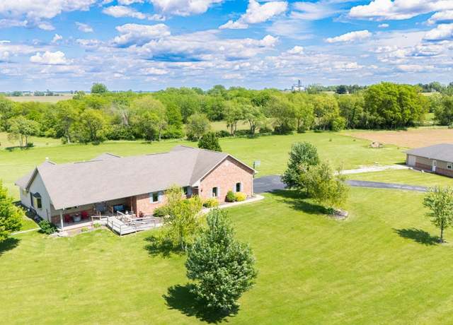 Property at 26620 Schuck Rd, Washington, IL 61571, 4 beds, 4 baths