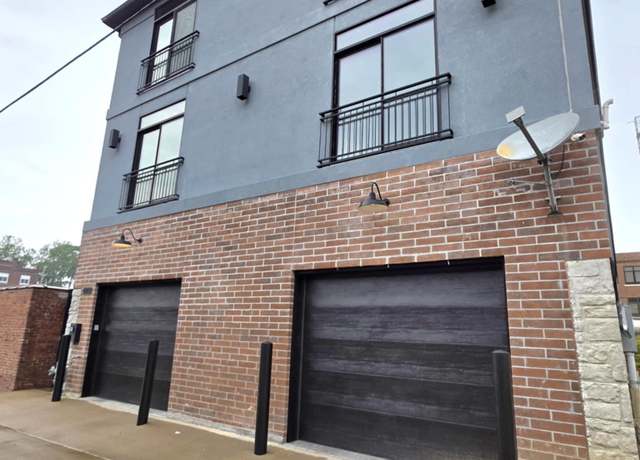 Property at 633 Kentucky St, Quincy, IL 62301, 3 beds, 4.5 baths