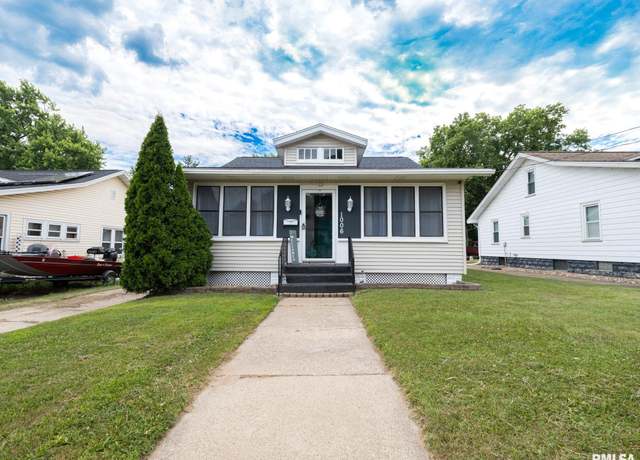 Property at 1006 Winter St, Pekin, IL 61554, 3 beds, 1 bath