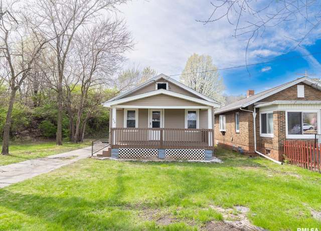 Property at 113 Leadley Ave, East Peoria, IL 61611, 2 beds, 1.5 baths