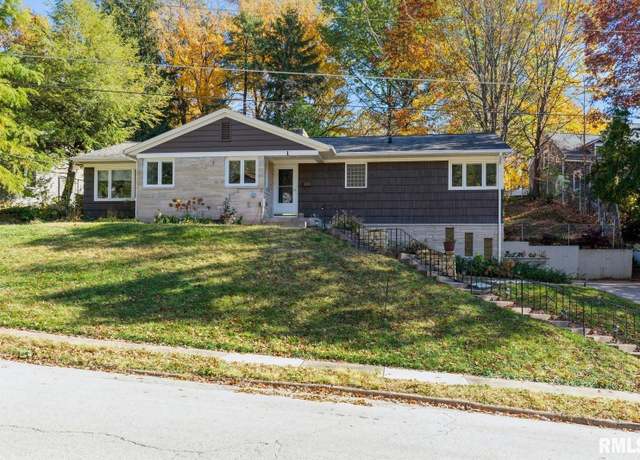 Property at 1 Kenwood Ave, Davenport, IA 52803-3633, 3 beds, 2 baths