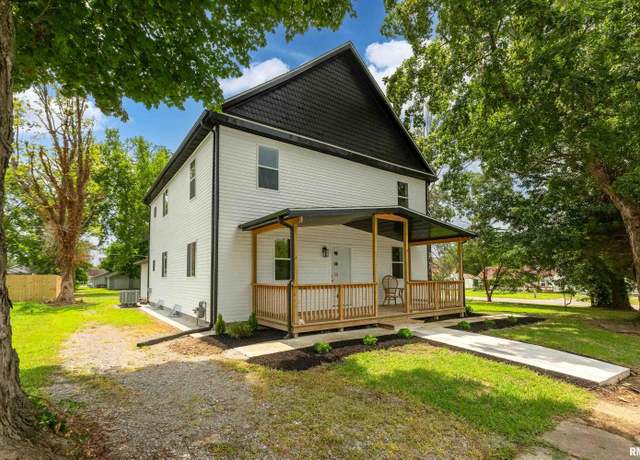 Property at 603 E Carter St, Marion, IL 62959, 3 beds, 3 baths