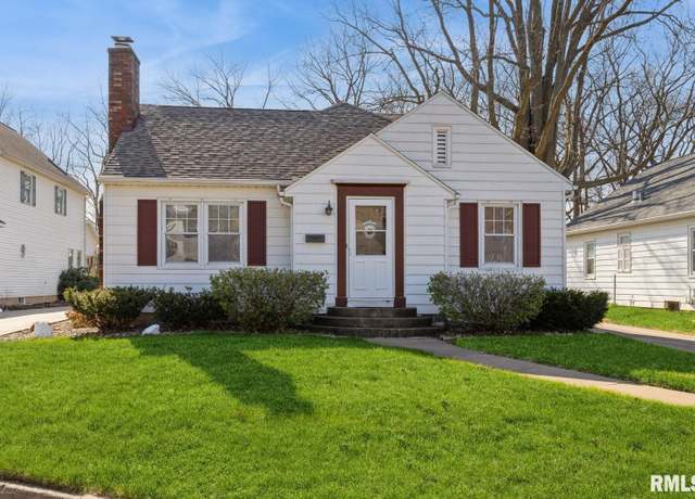 Property at 2393 24th St, Moline, IL 61265, 3 beds, 2 baths